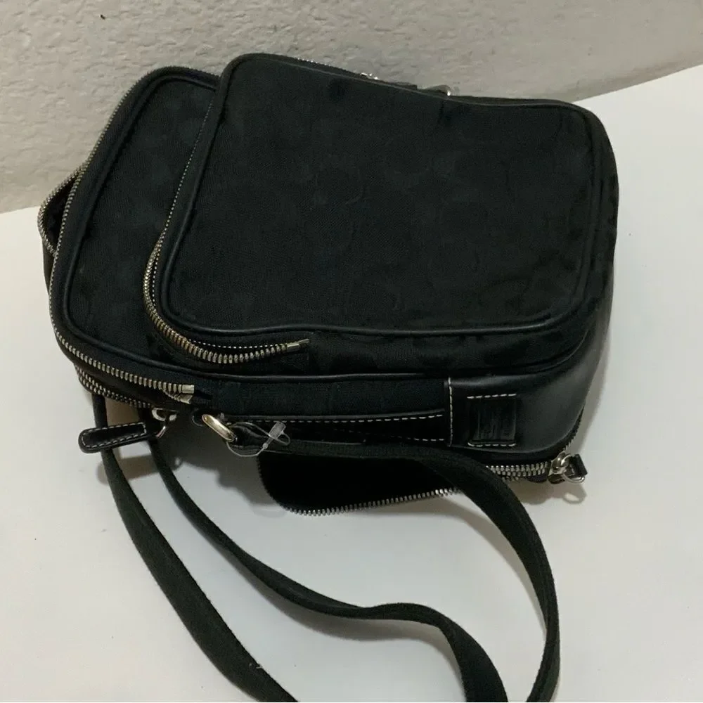 Vintage  COACH Signature 4270 Logo Canvas Camera/Flight Bag sling Black Rare